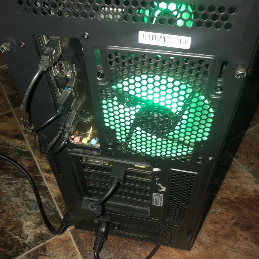 Gaming pc w monitor